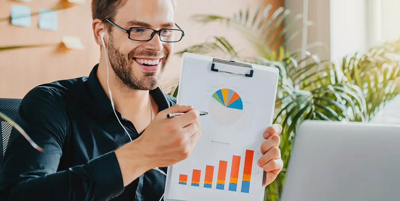 Prihranite čas pri e-pošti. Samodejni povzetki sporočil vas obveščajo takoj, brez stalnega preverjanja nabiralnika.